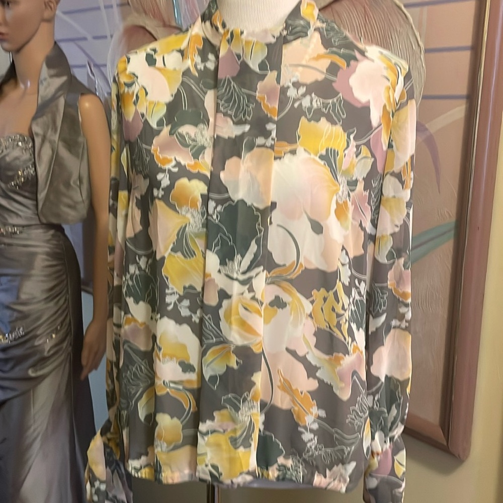 Women’s 7th Avenue Top.